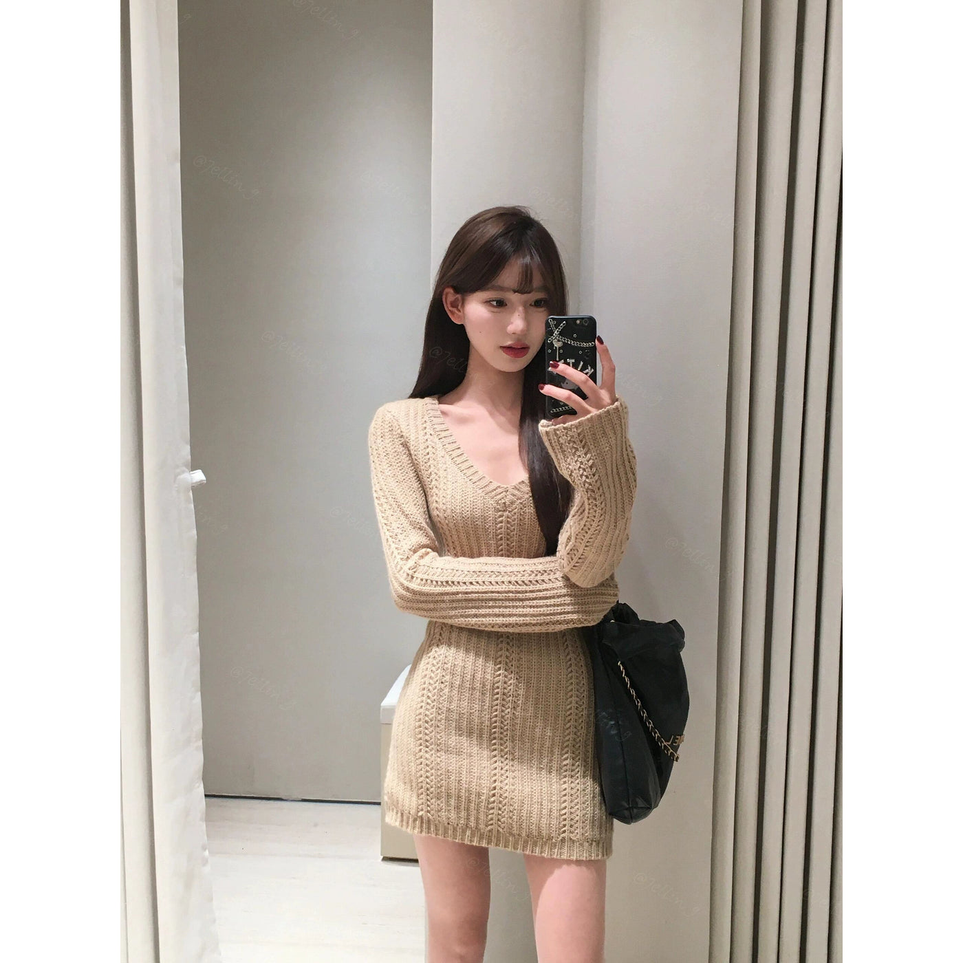 Mina V-Neck Cut Knitted Short Dress