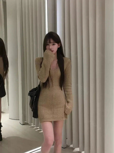 Mina V-Neck Cut Knitted Short Dress