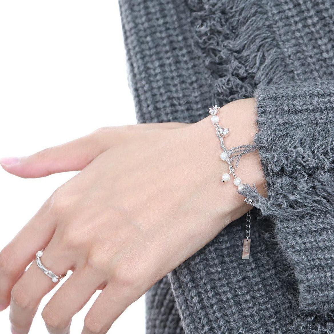 Apom Exquisite Pearl Bracelet-korean-fashion-Bracelet-Apom's Closet-OH Garments
