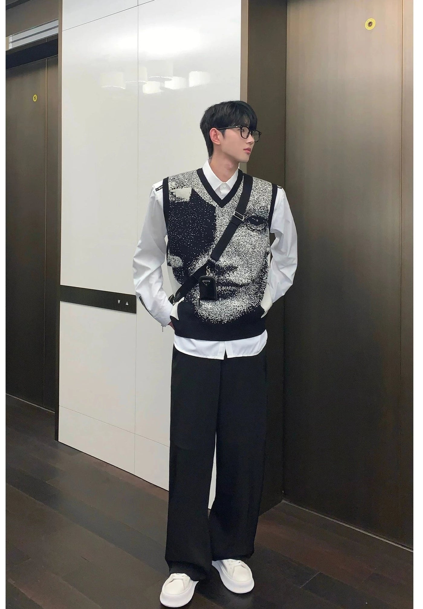Cui Gradient Portrait Knitted Vest-korean-fashion-Vest-Cui's Closet-OH Garments