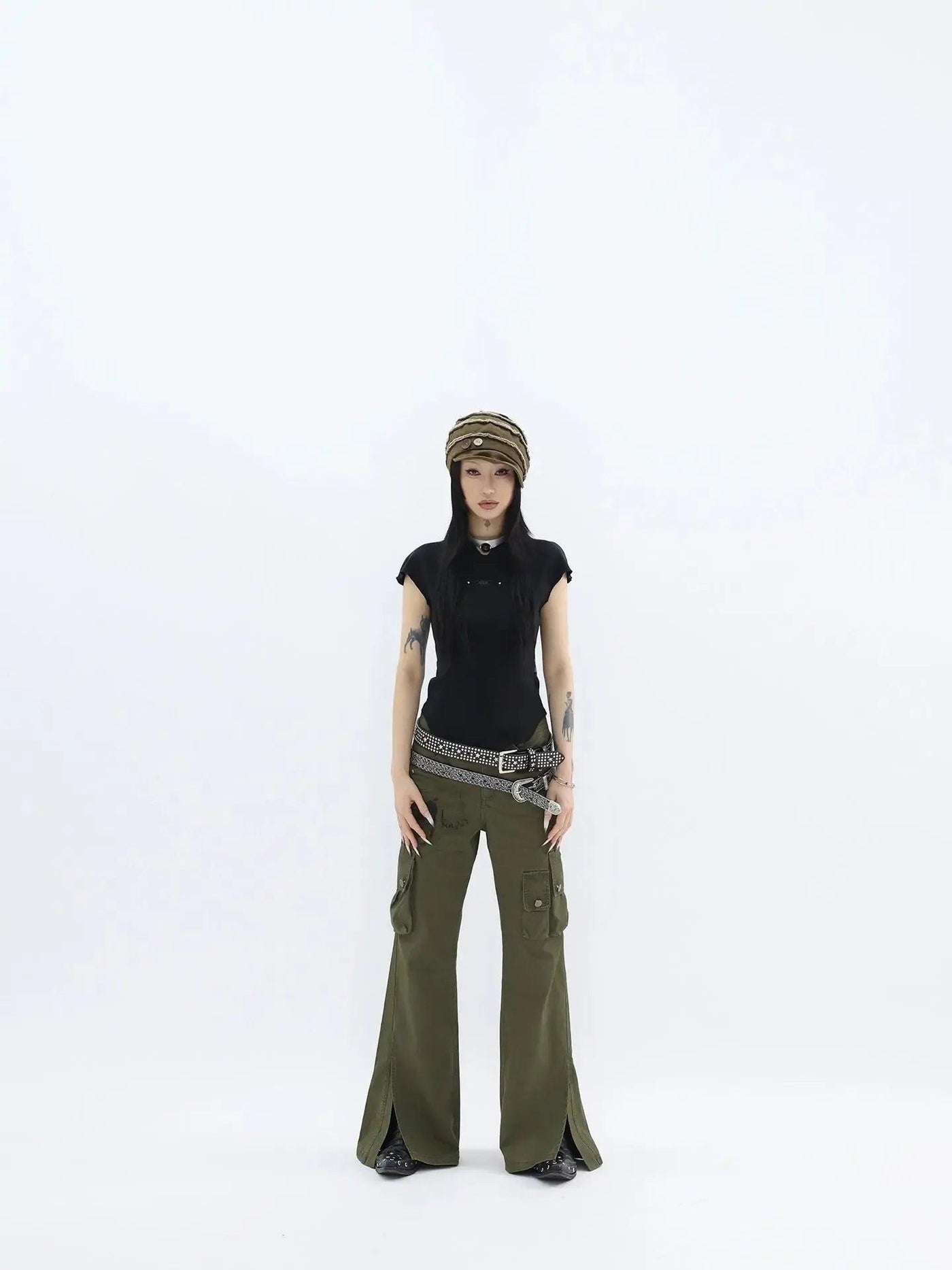 Kei Portrait Print Slit Cargo Pants-korean-fashion-Pants-Kei's Closet-OH Garments