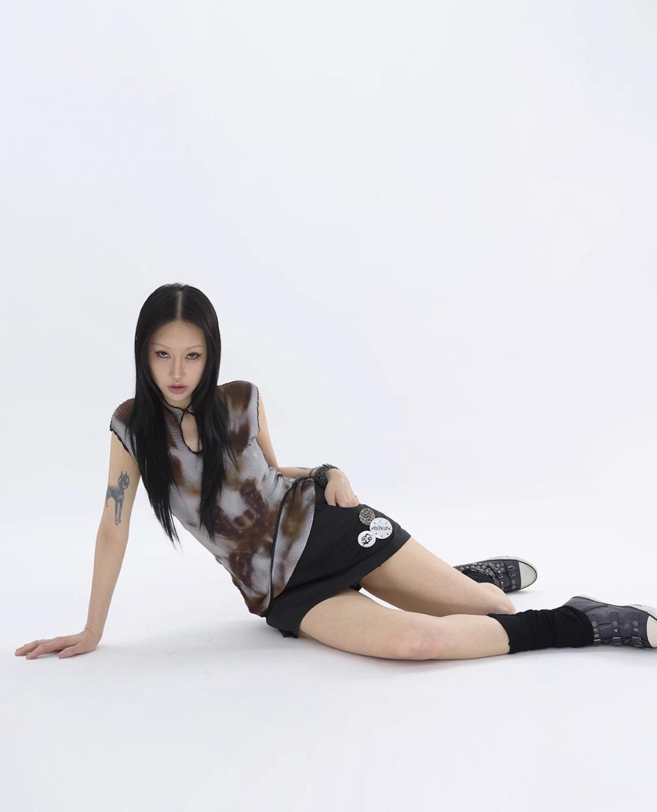 Kei Textured Graphic Print Sleeveless Blouse-korean-fashion-Blouse-Kei's Closet-OH Garments