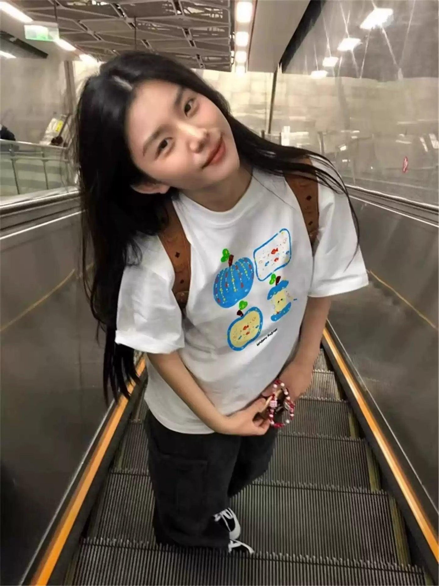 Mina Apple Graphic Print T-Shirt-korean-fashion-T-Shirt-Mina's Closet-OH Garments