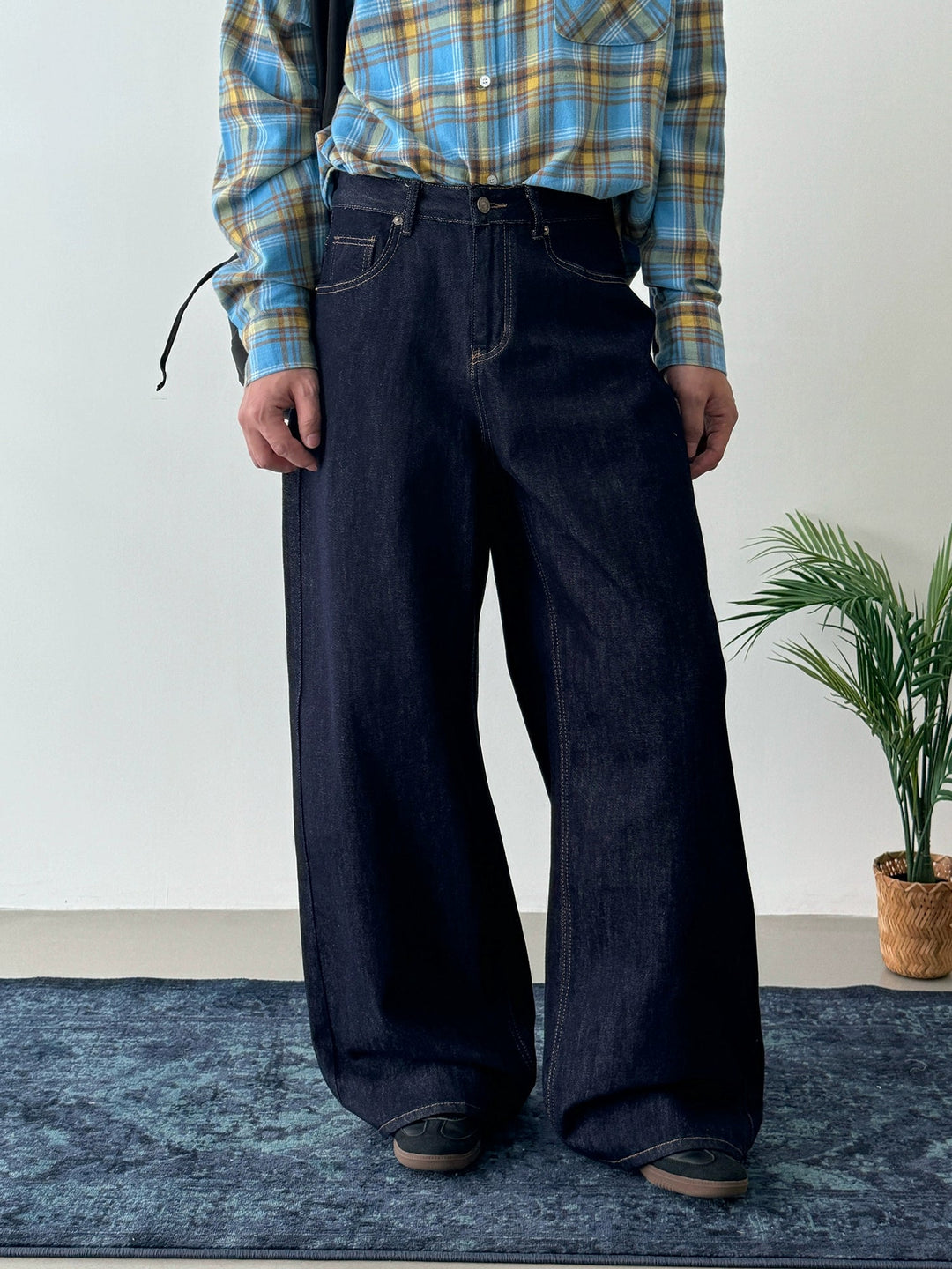 Nine Buttoned Casual Wide Leg Jeans