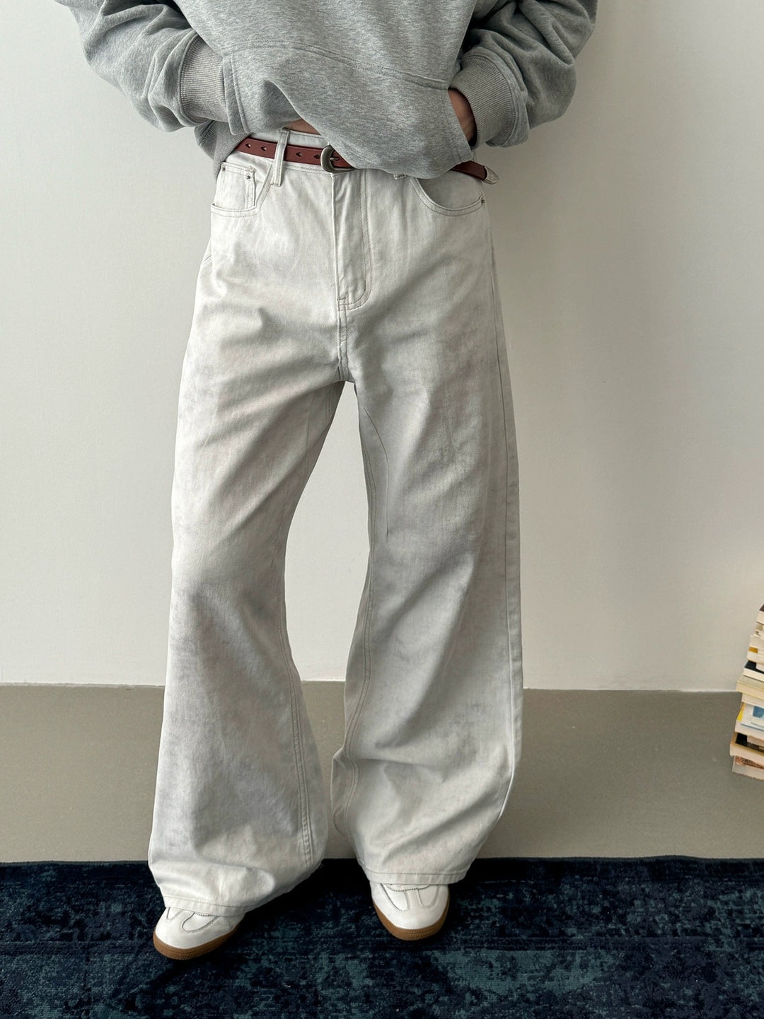 nine-dirty-white-effect-casual