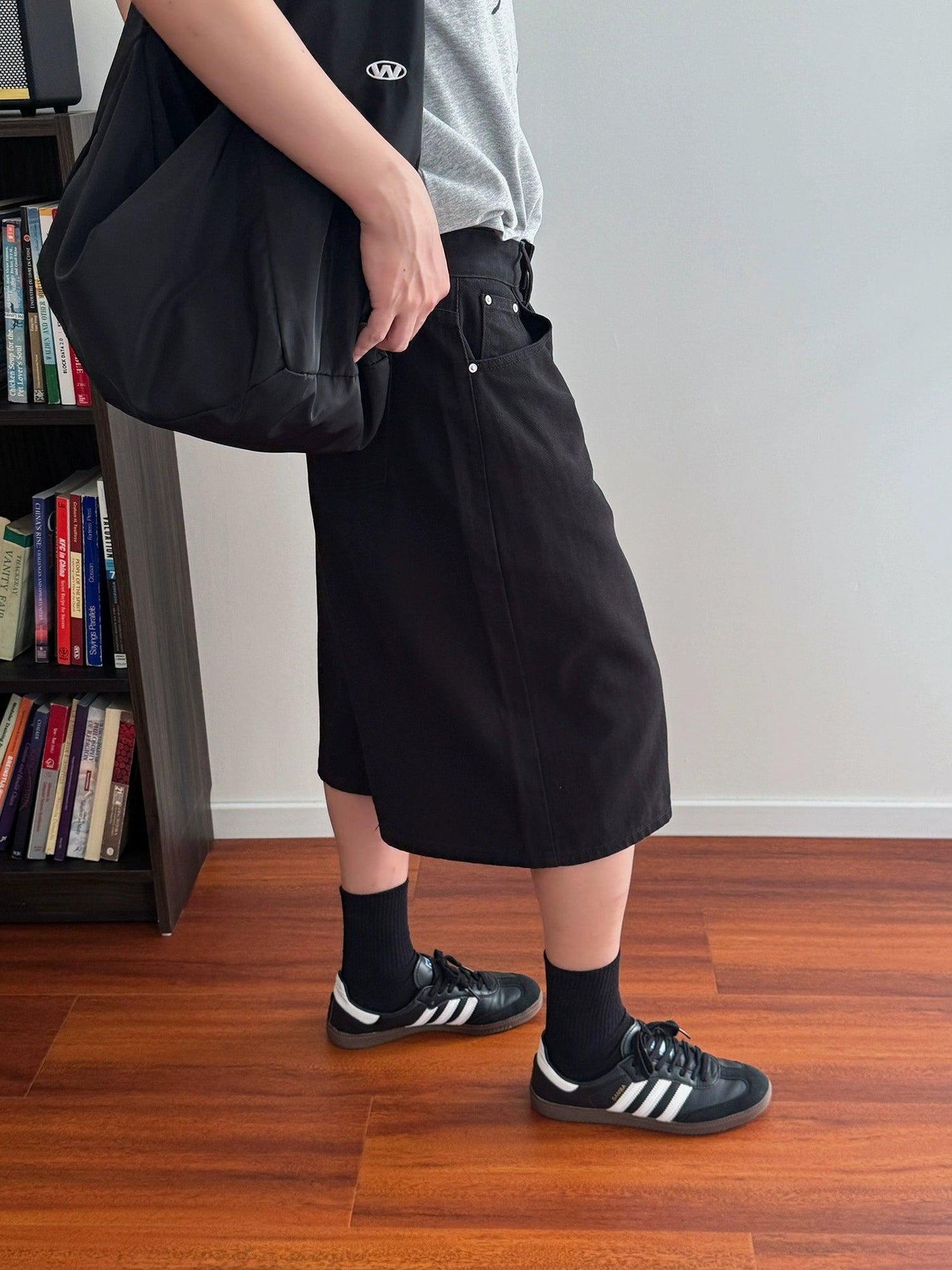 Nine Essential Mid-Length Denim Shorts-korean-fashion-Shorts-Nine's Closet-OH Garments