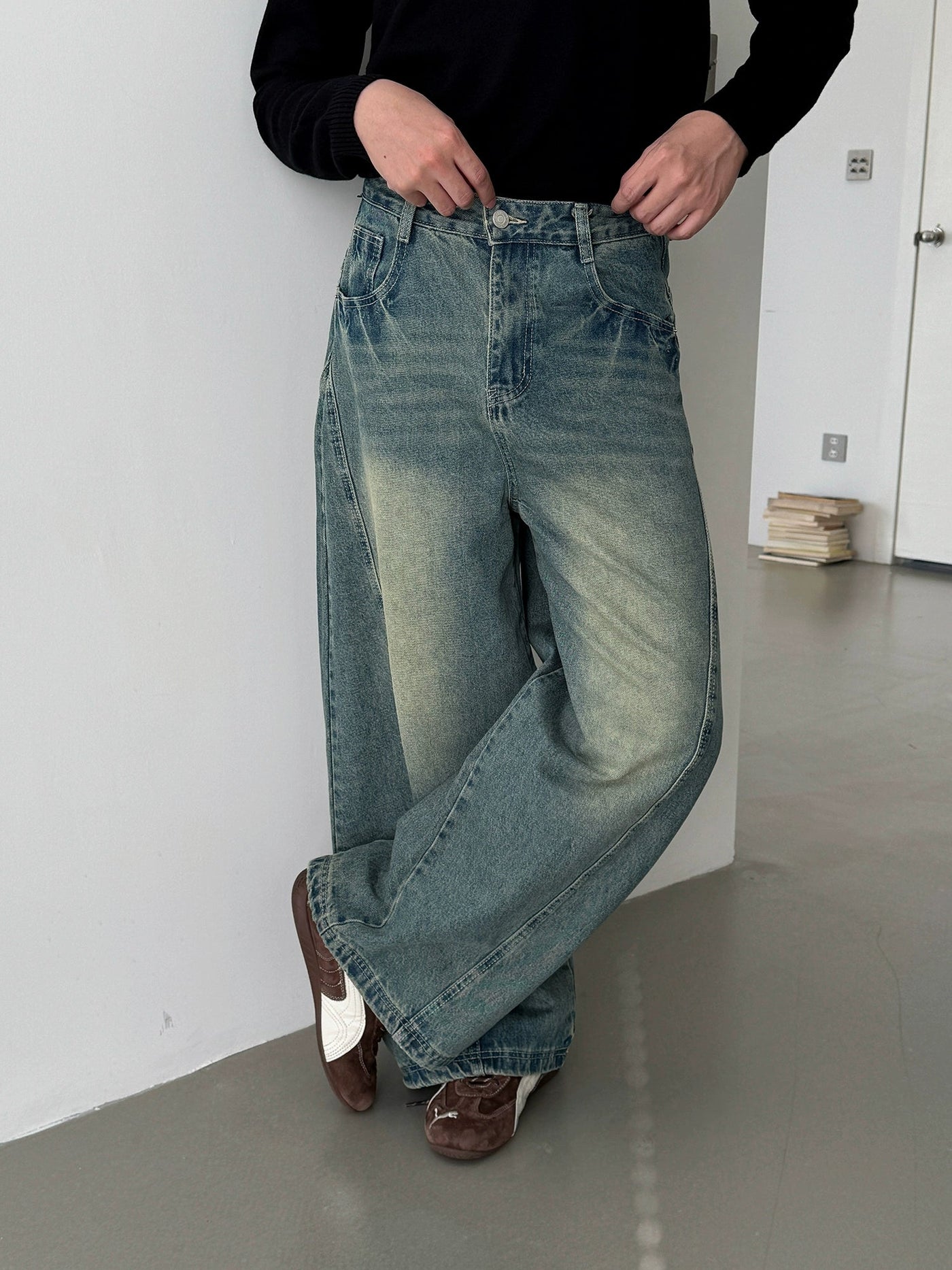 Nine Faded Curved Cut Wide Jeans-korean-fashion-Jeans-Nine's Closet-OH Garments