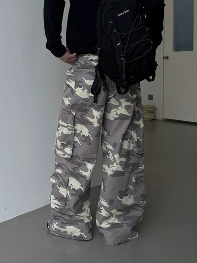 Nine Loose Fit Camouflage Cargo Jeans-korean-fashion-Jeans-Nine's Closet-OH Garments