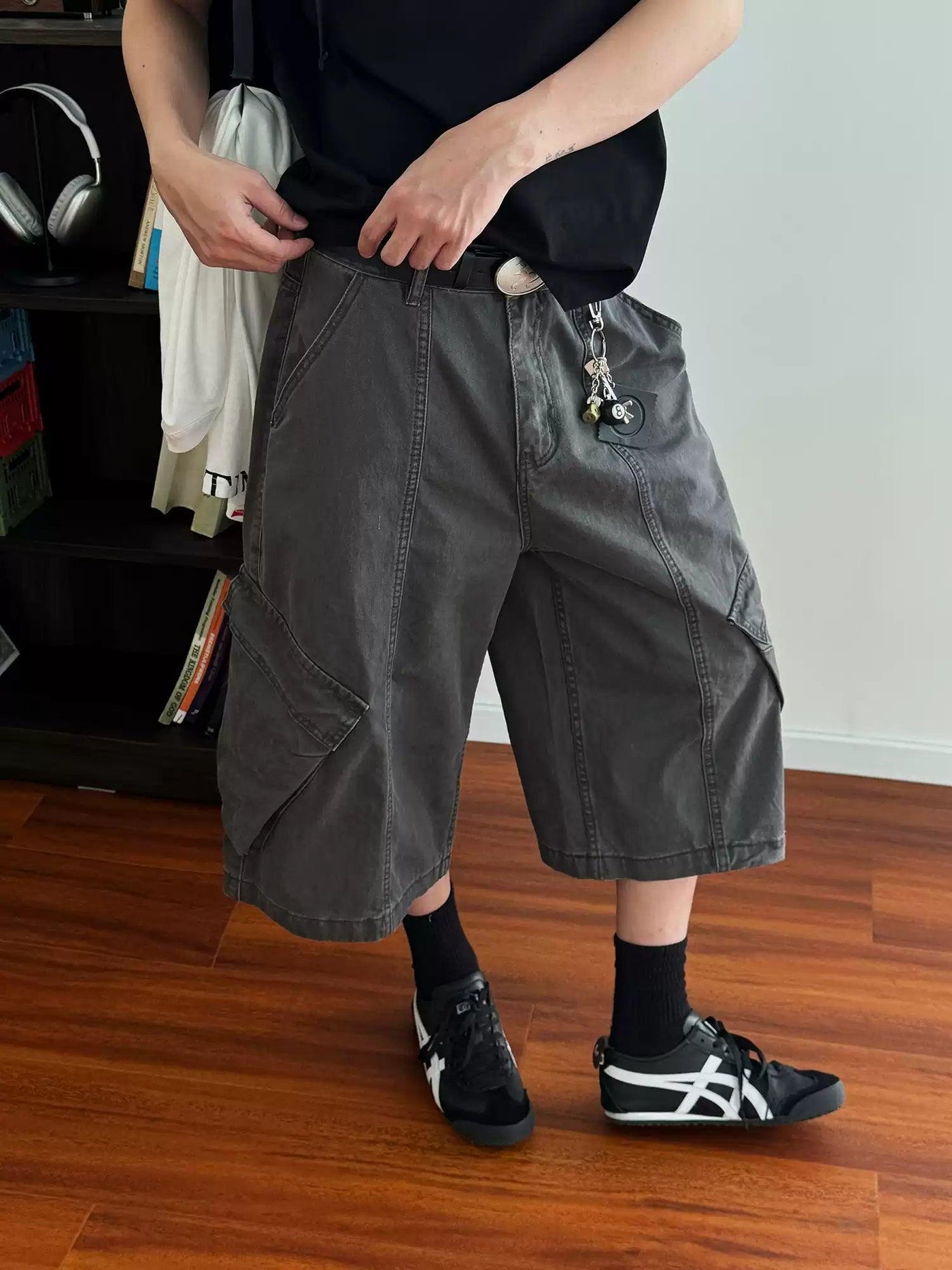 Nine Tilt Pockets Washed Denim Shorts-korean-fashion-Shorts-Nine's Closet-OH Garments