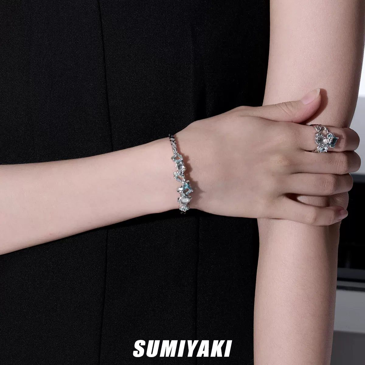 Sumi Coastal Lava Bracelet-korean-fashion-Bracelet-Sumi's Closet-OH Garments