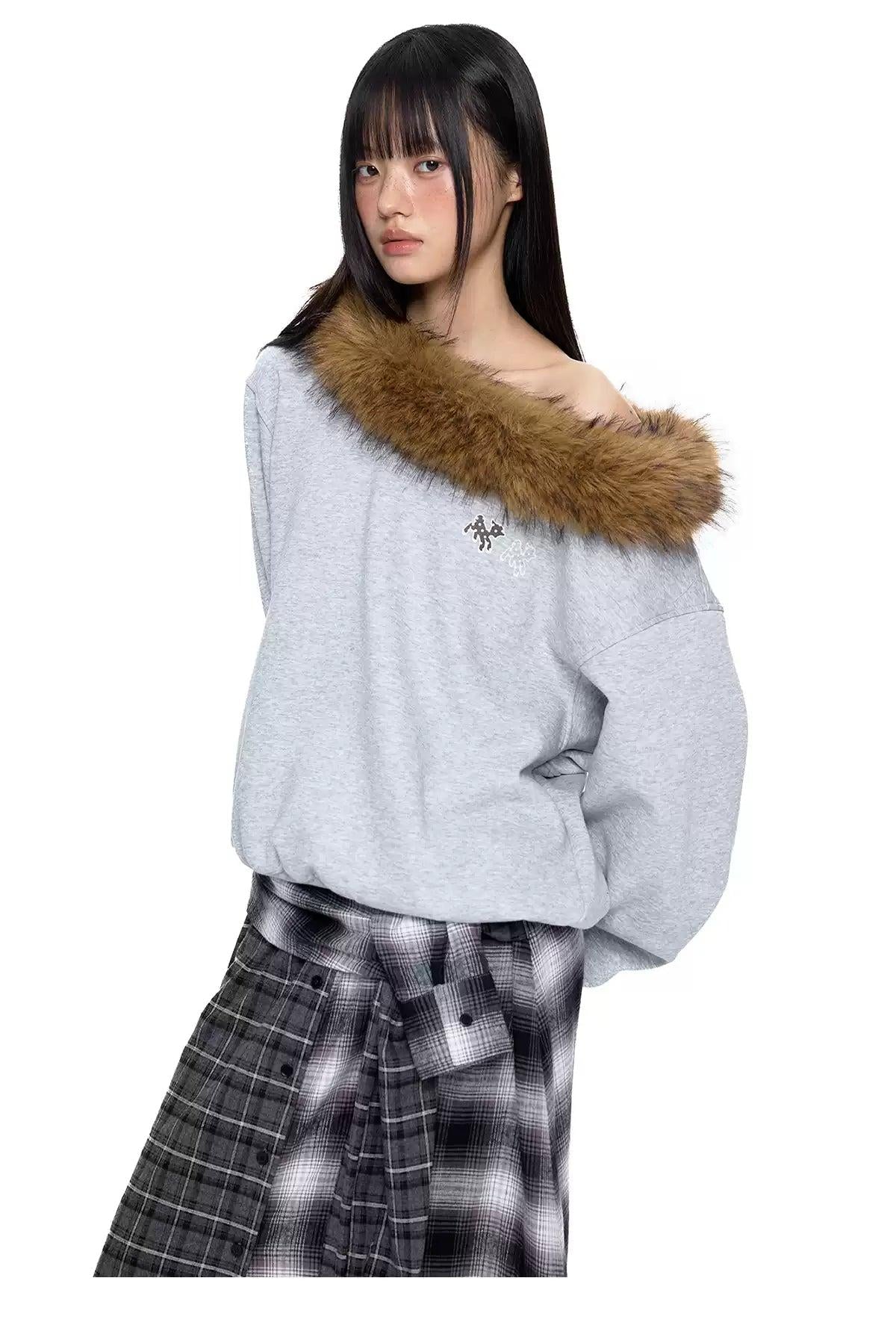 Tom Faux Fur Neck Lined Crewneck-korean-fashion-Crewneck-Tom's Closet-OH Garments