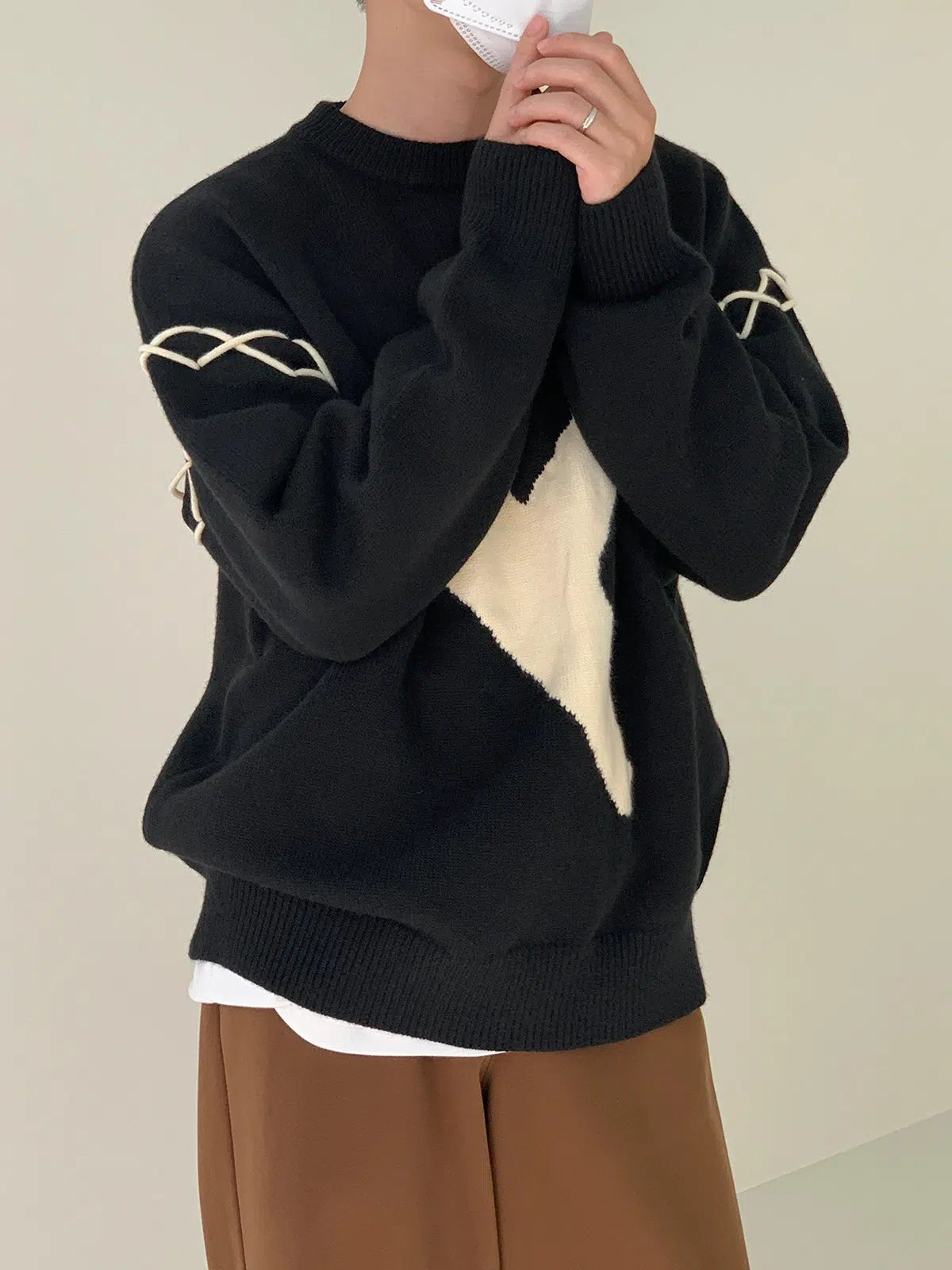 Zhou Abstract Contrast Cozy Sweater-korean-fashion-Sweater-Zhou's Closet-OH Garments