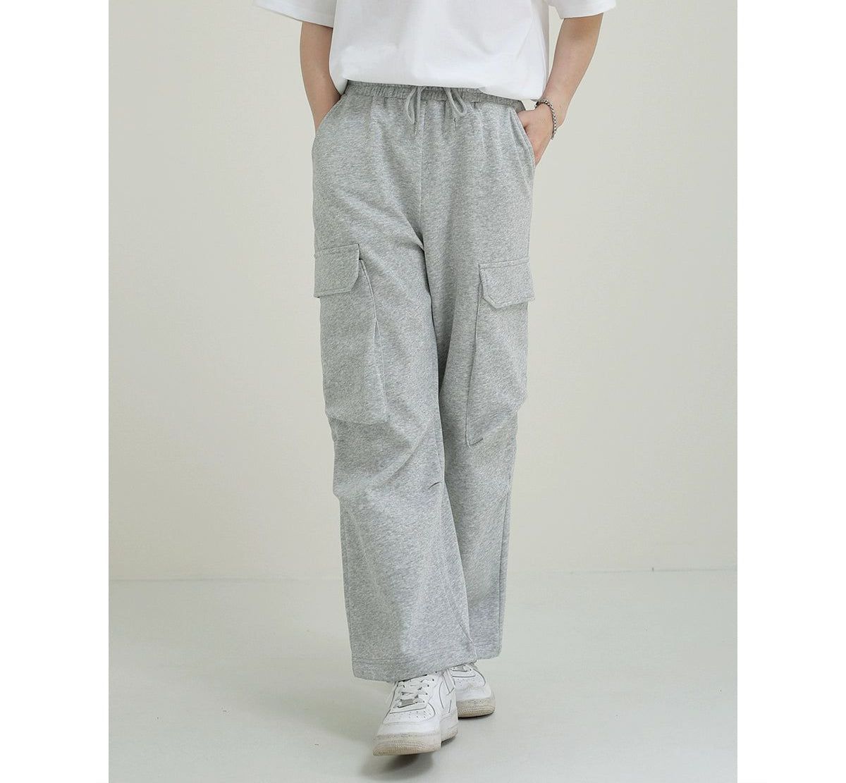 Zhou Flap Pocket Cropped Sweatpants-korean-fashion-Pants-Zhou's Closet-OH Garments