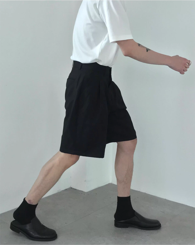 Zhou Fold Pleated Bermud Shorts-korean-fashion-Shorts-Zhou's Closet-OH Garments