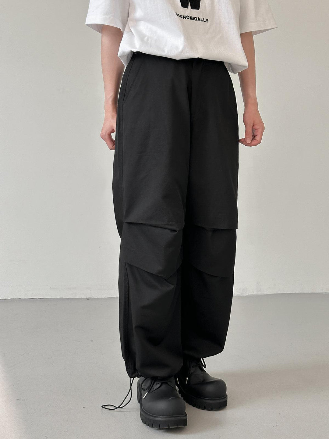 【KOOLOSET】Two-Tuck Parachute String Slacks Parachute Pants - Black – SECONDLEFT